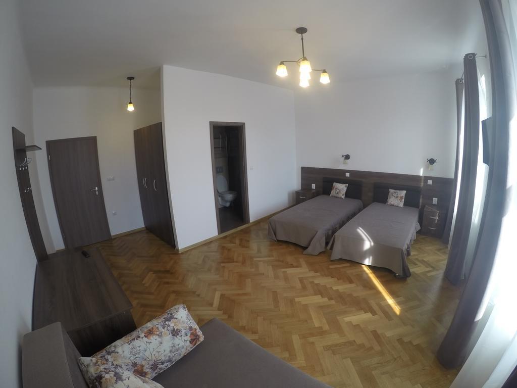 Central Parc Studios Сибиу Экстерьер фото